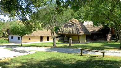 Bauernhaus, Kitting und Schüttboden im Freilichtmuseum Bad Tatzmannsdorf ...